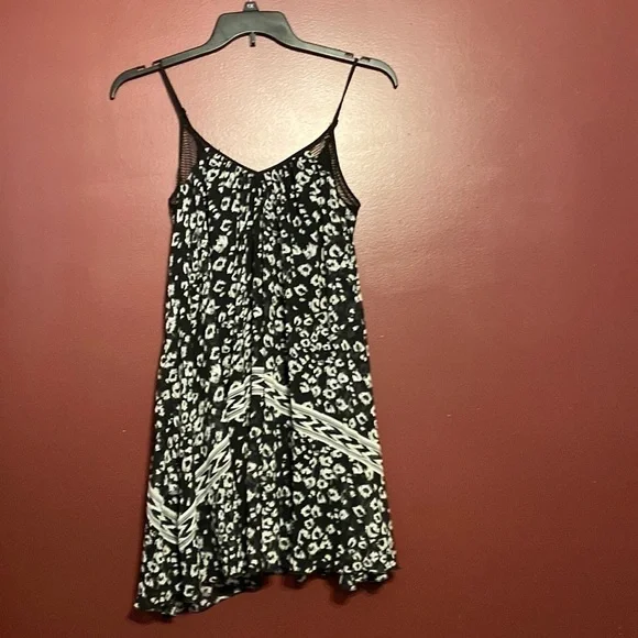 Express dress​​​ - Picture 4 of 8